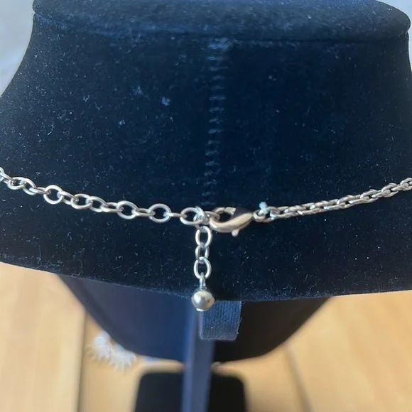 Gold Tone Asymmetrical Necklace - NWOT - Picture 2 of 2